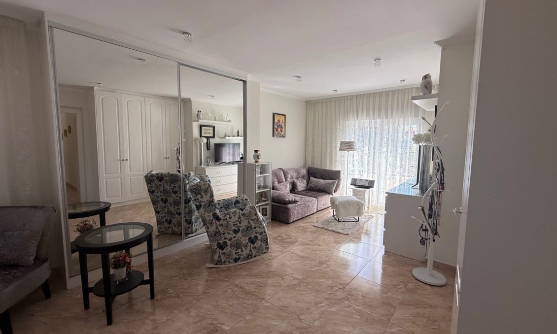 Használt Ingatlanok - Villa -
Torrevieja - Costa Blanca