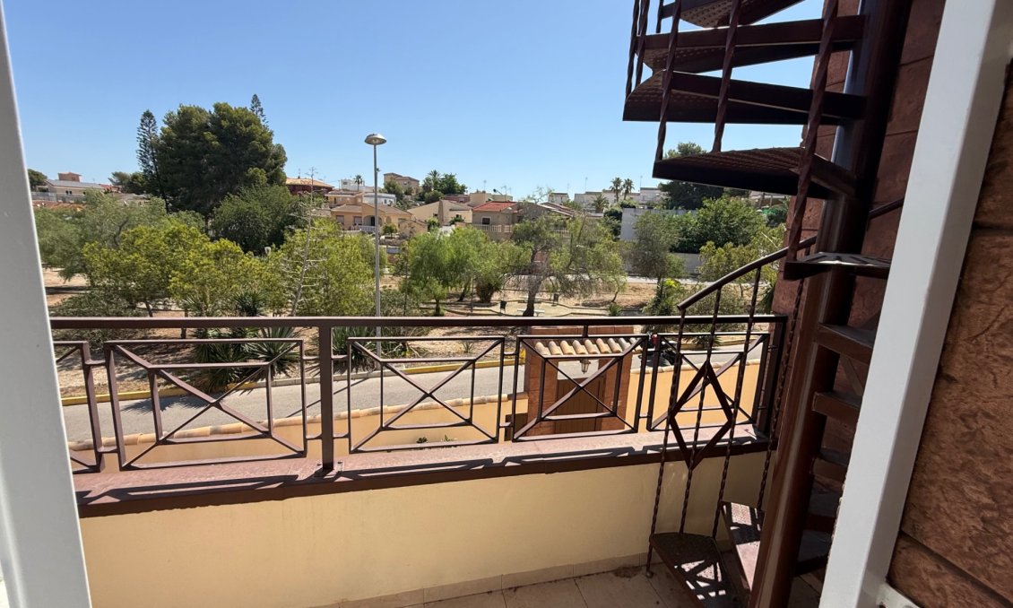 Használt Ingatlanok - Villa -
Torrevieja - Costa Blanca