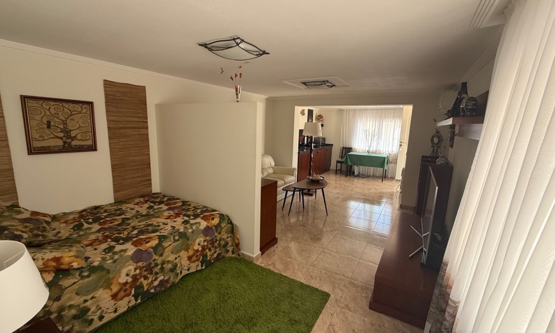 Használt Ingatlanok - Villa -
Torrevieja - Costa Blanca