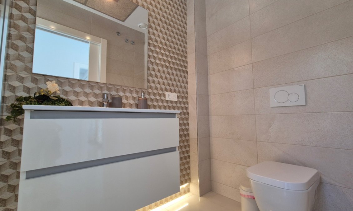 Használt Ingatlanok - Villa -
Torrevieja - Costa Blanca