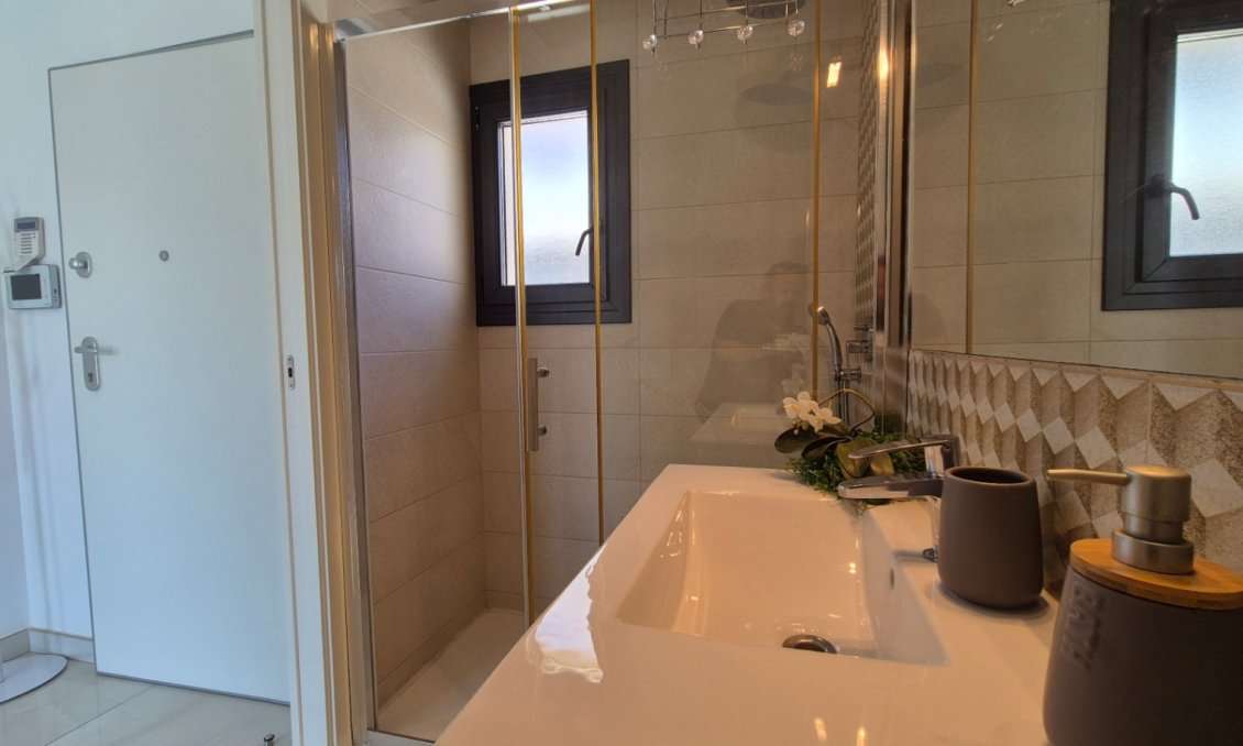 Használt Ingatlanok - Villa -
Torrevieja - Costa Blanca