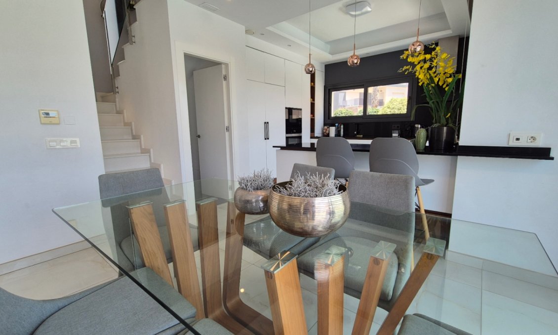 Használt Ingatlanok - Villa -
Torrevieja - Costa Blanca