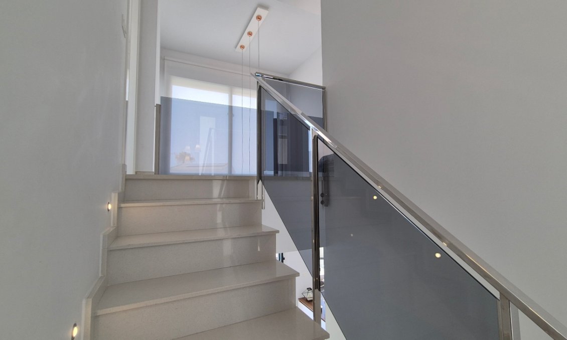 Használt Ingatlanok - Villa -
Torrevieja - Costa Blanca