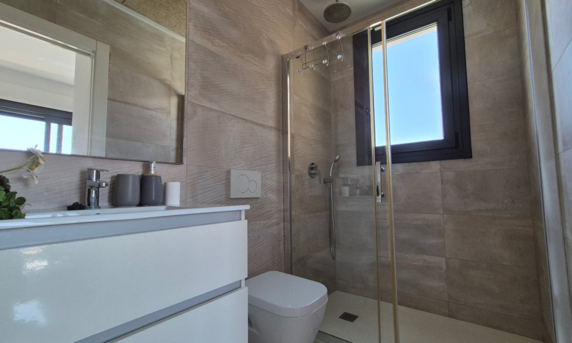 Használt Ingatlanok - Villa -
Torrevieja - Costa Blanca