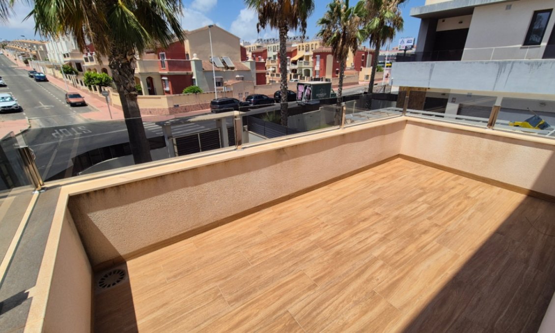 Használt Ingatlanok - Villa -
Torrevieja - Costa Blanca