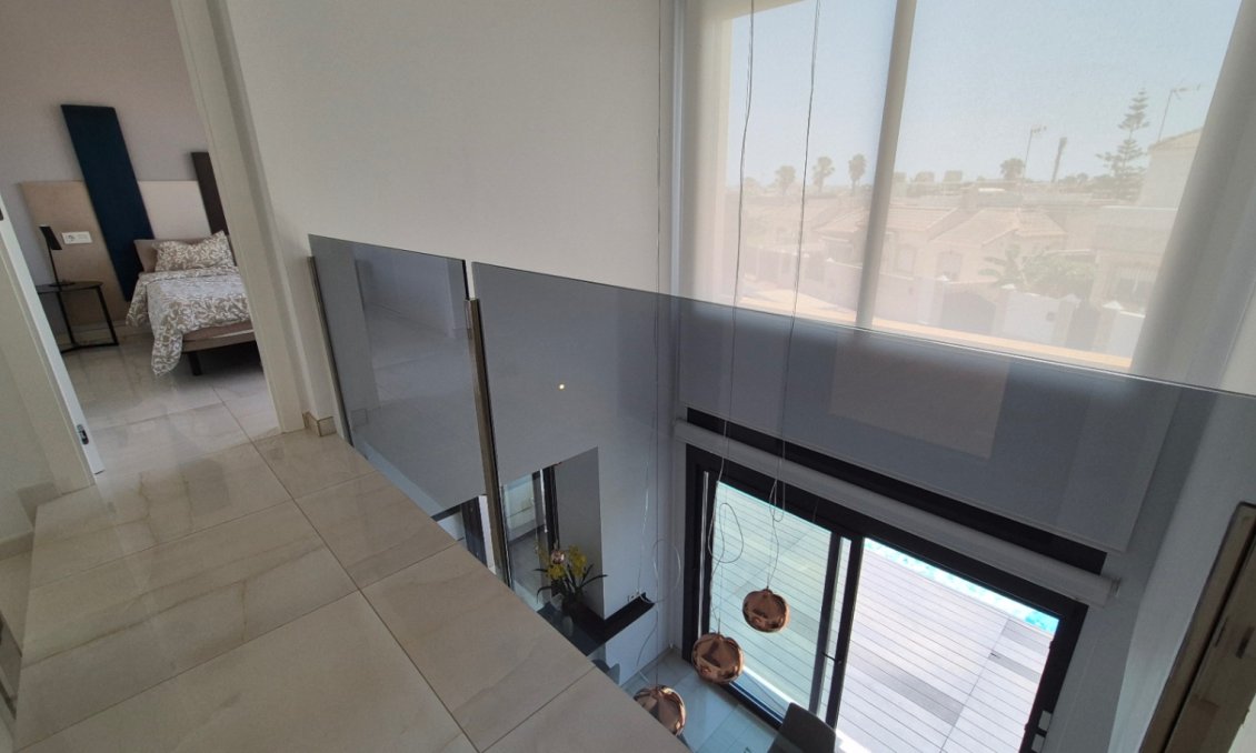 Használt Ingatlanok - Villa -
Torrevieja - Costa Blanca