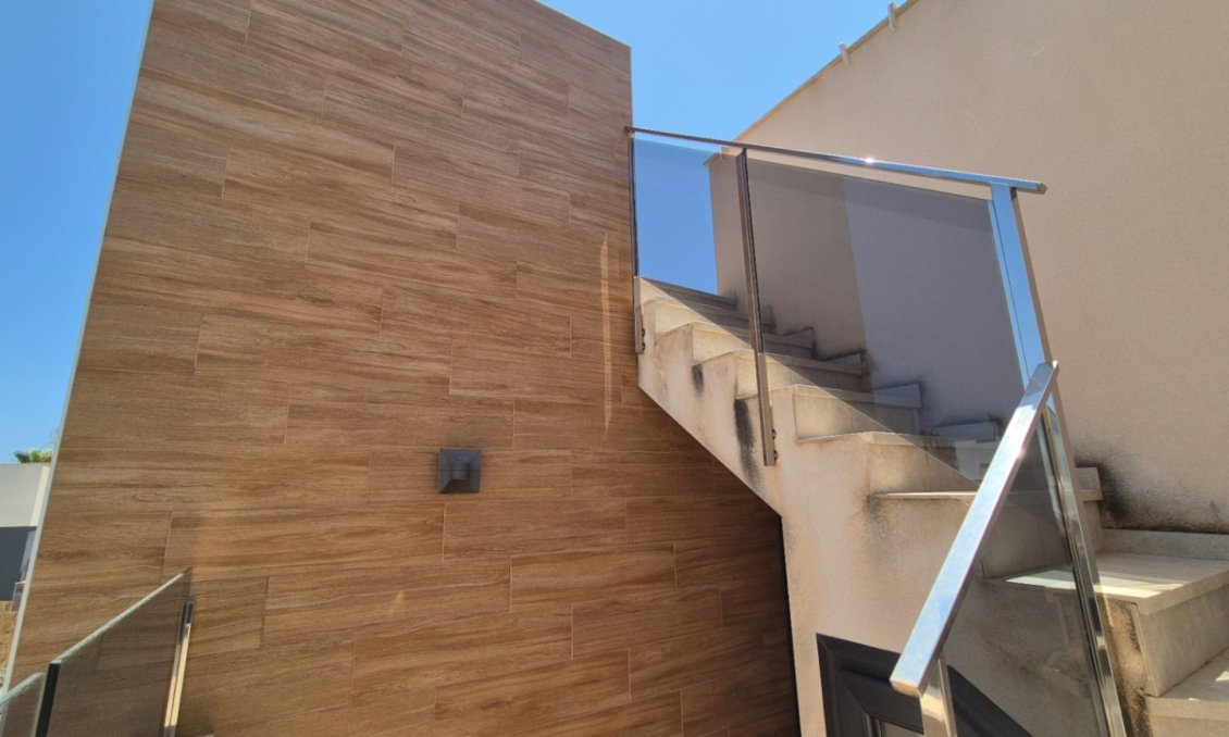 Használt Ingatlanok - Villa -
Torrevieja - Costa Blanca