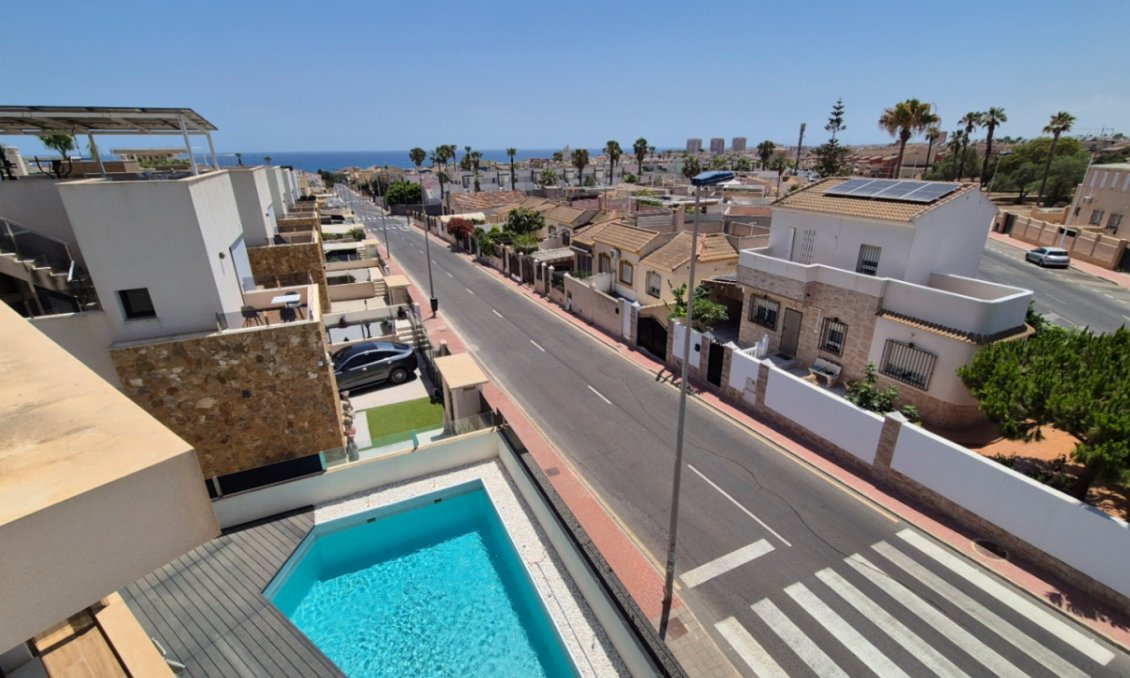 Használt Ingatlanok - Villa -
Torrevieja - Costa Blanca