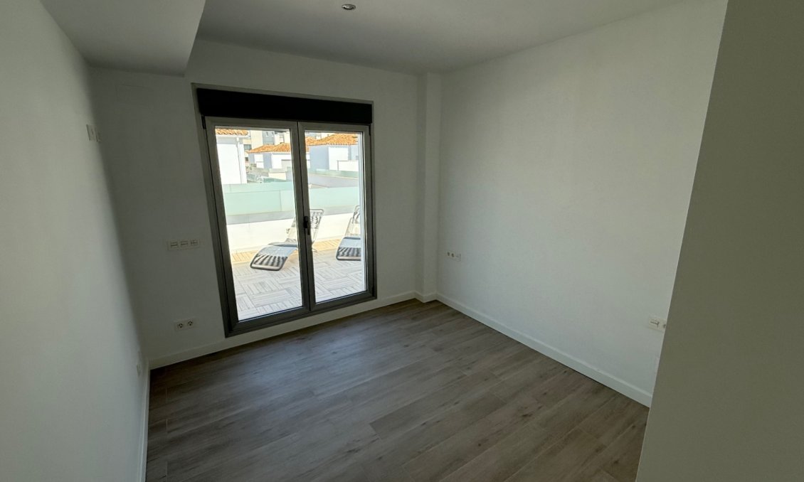 Használt Ingatlanok - Sorház -
Orihuela - Inland