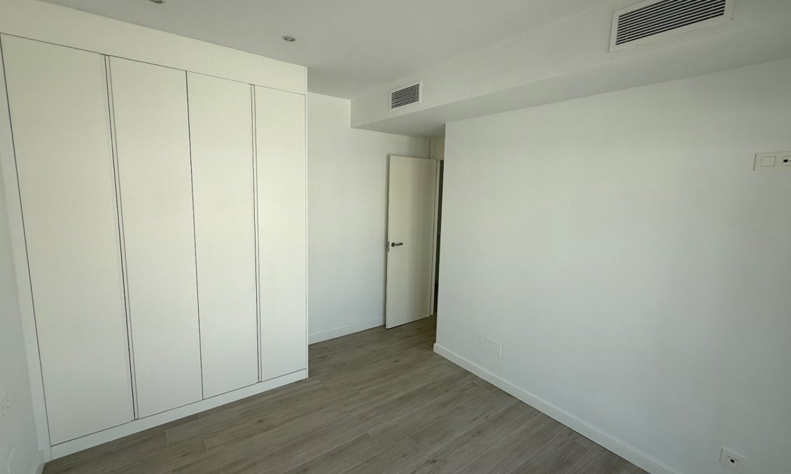 Használt Ingatlanok - Sorház -
Orihuela - Inland