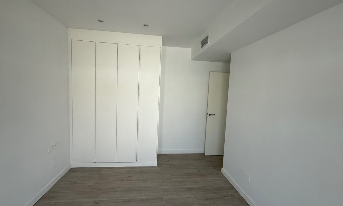 Használt Ingatlanok - Sorház -
Orihuela - Inland