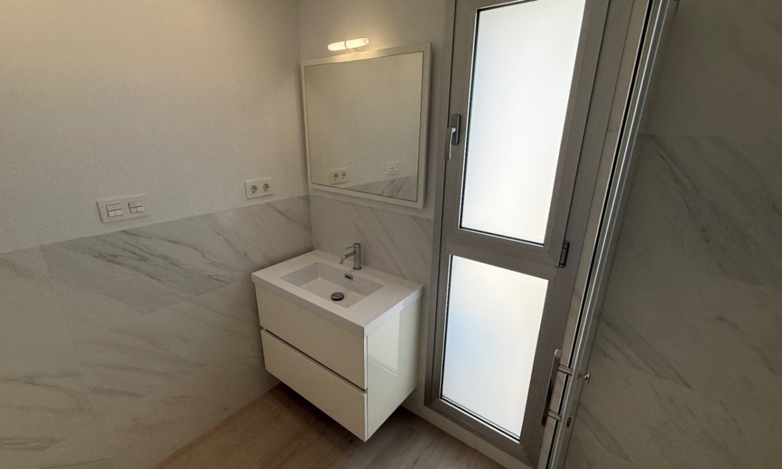 Használt Ingatlanok - Sorház -
Orihuela - Inland