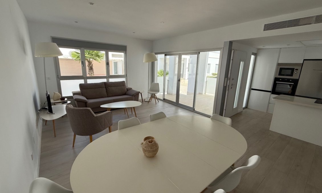 Használt Ingatlanok - Sorház -
Orihuela - Inland