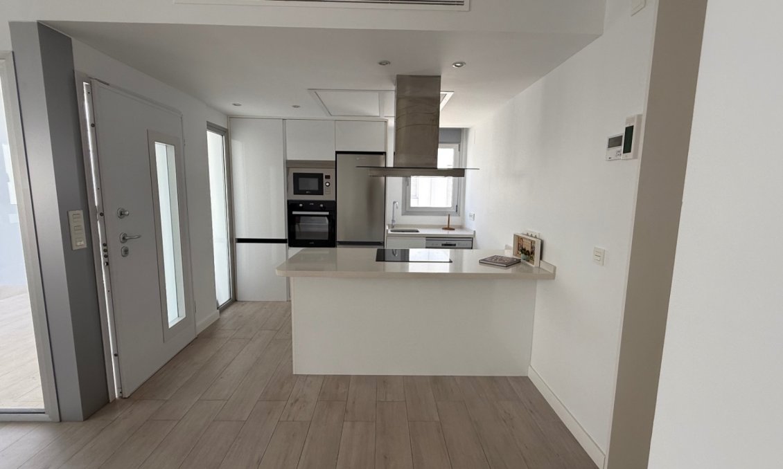 Használt Ingatlanok - Sorház -
Orihuela - Inland