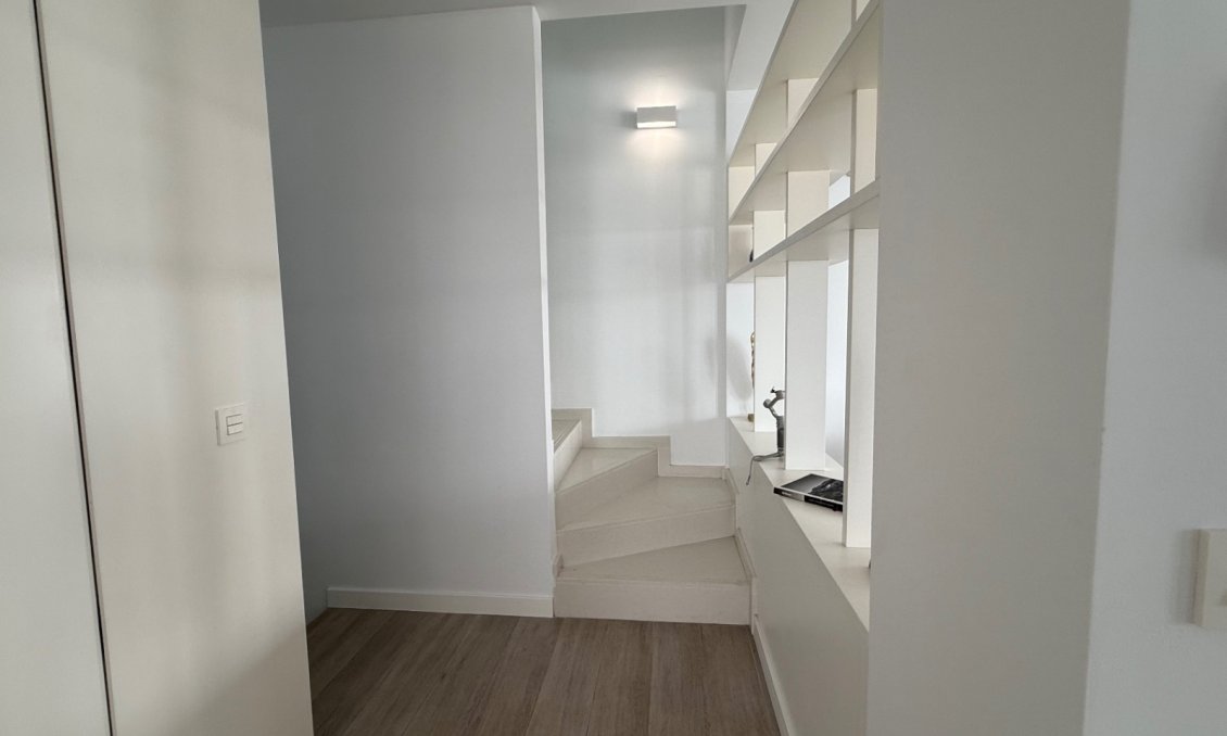 Használt Ingatlanok - Sorház -
Orihuela - Inland