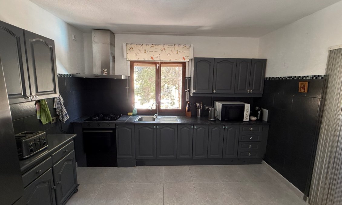 Használt Ingatlanok - Villa -
Orihuela - Inland