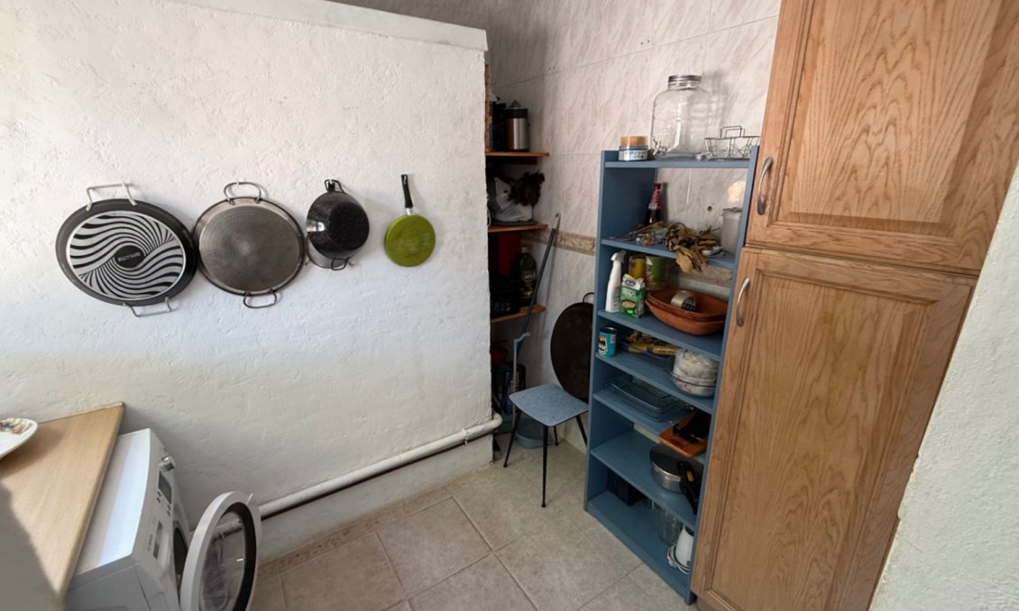 Használt Ingatlanok - Villa -
Orihuela - Inland