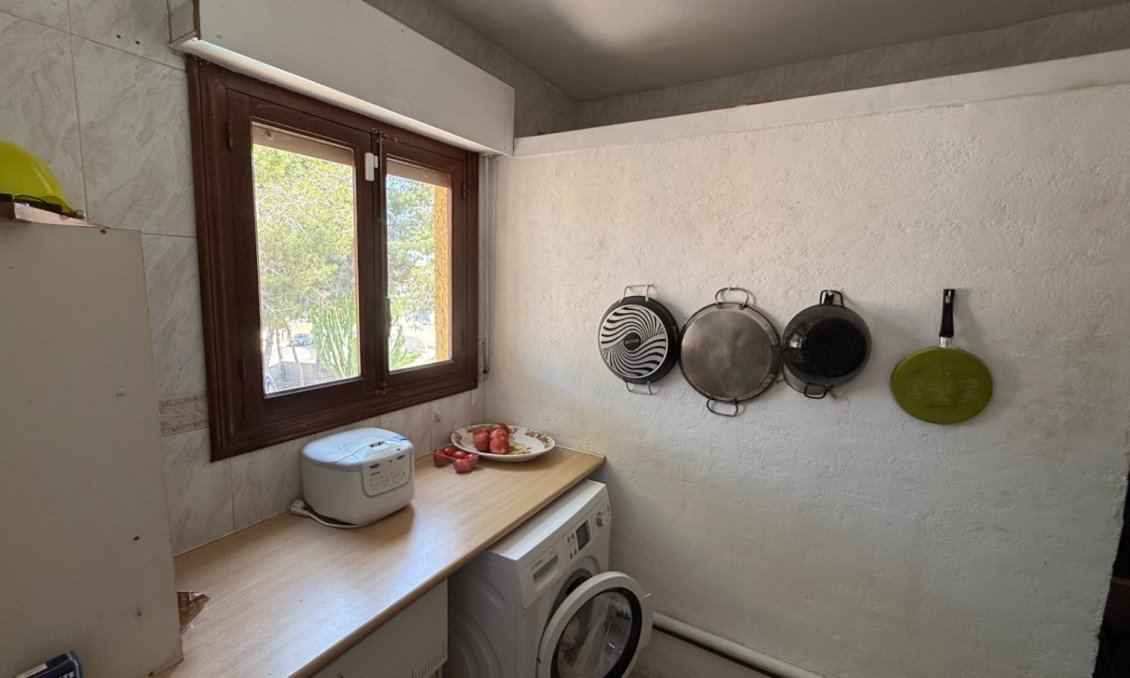 Használt Ingatlanok - Villa -
Orihuela - Inland