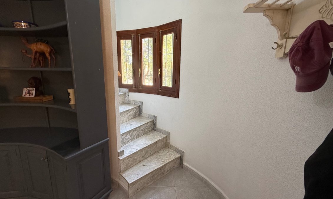 Használt Ingatlanok - Villa -
Orihuela - Inland