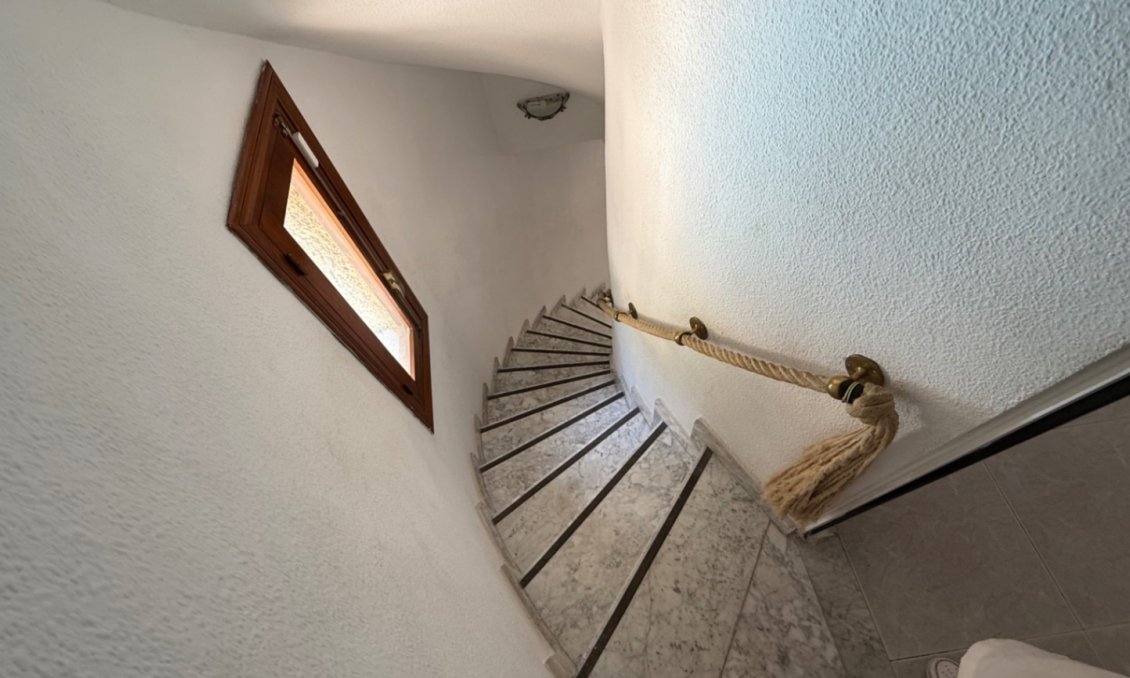 Használt Ingatlanok - Villa -
Orihuela - Inland