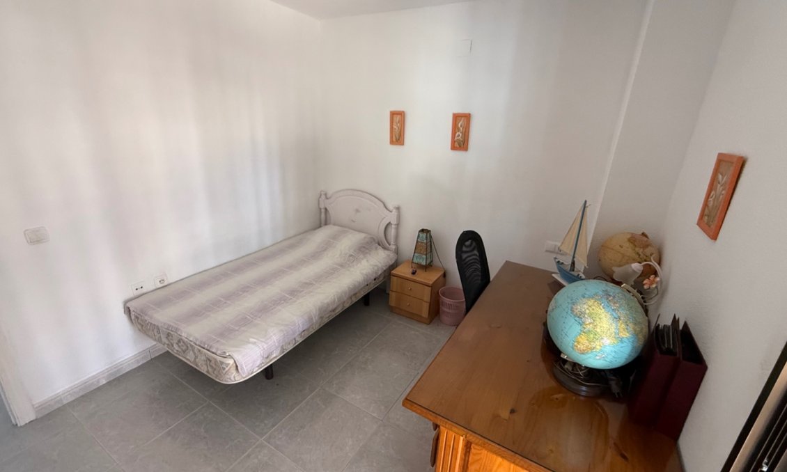 Használt Ingatlanok - Villa -
Orihuela - Inland