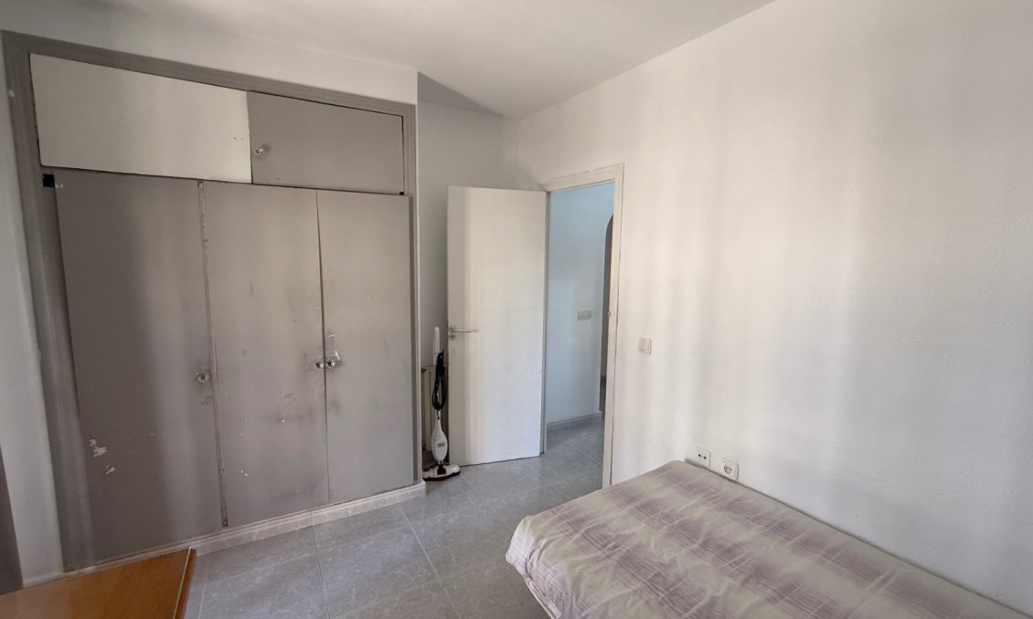 Használt Ingatlanok - Villa -
Orihuela - Inland