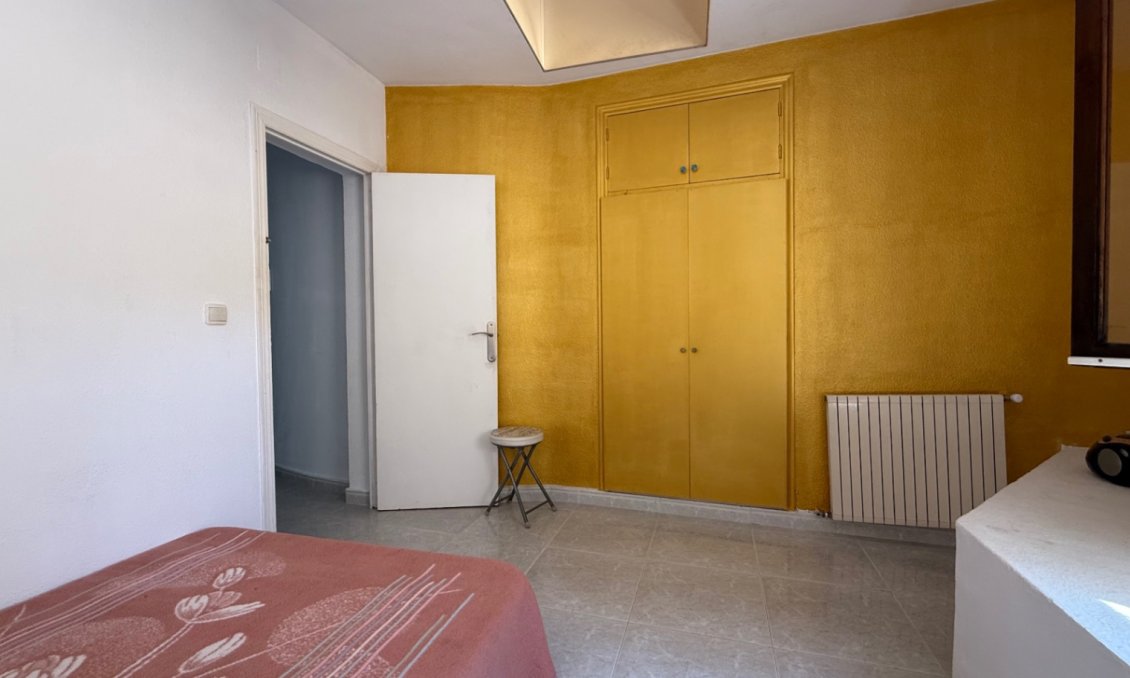 Használt Ingatlanok - Villa -
Orihuela - Inland