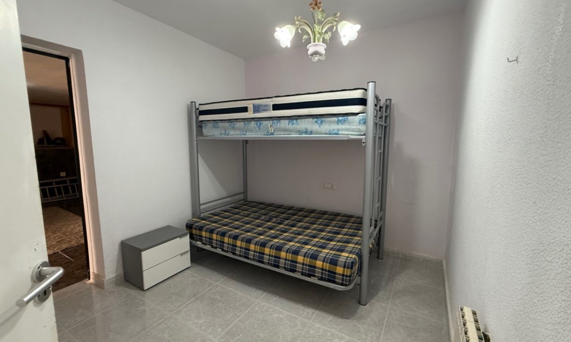 Használt Ingatlanok - Villa -
Orihuela - Inland