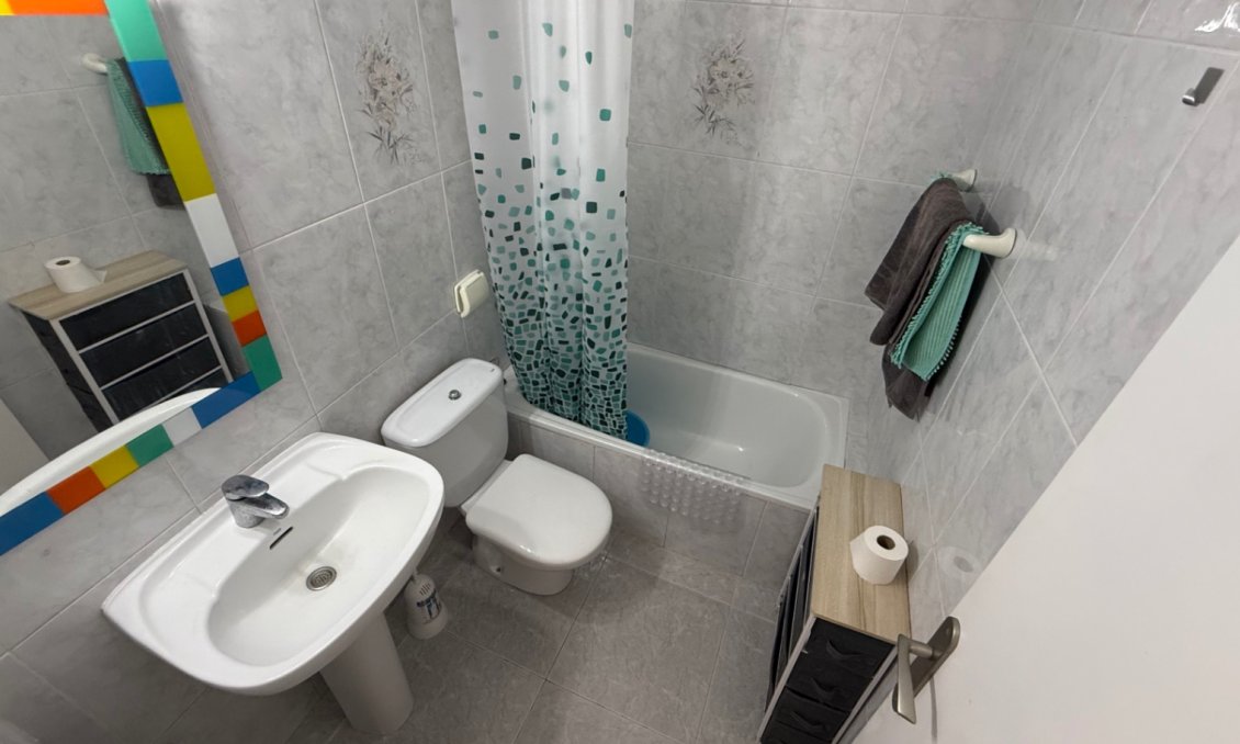 Használt Ingatlanok - Villa -
Orihuela - Inland