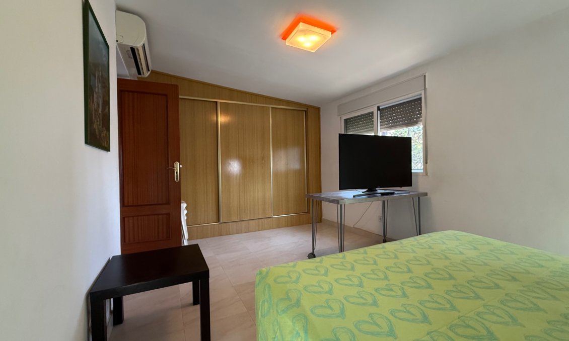 Használt Ingatlanok - Villa -
Orihuela - Inland