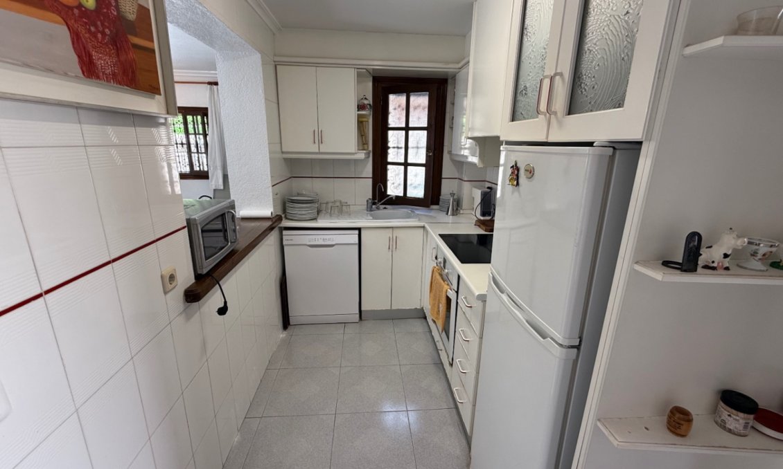 Használt Ingatlanok - Villa -
Orihuela - Inland