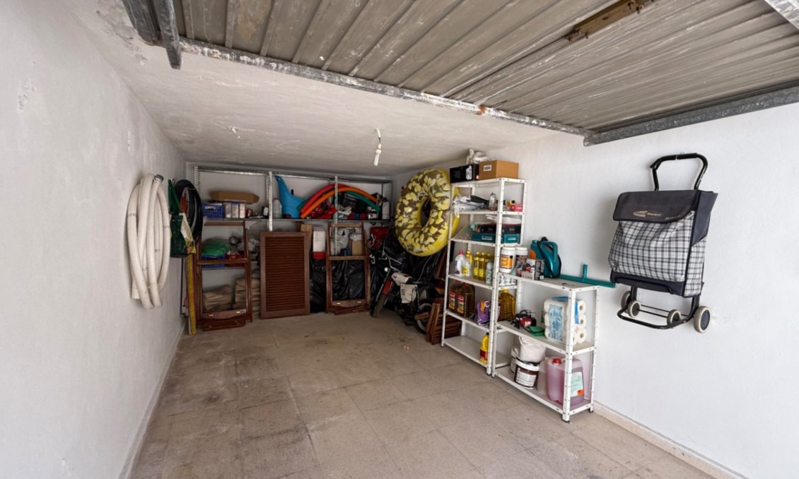 Használt Ingatlanok - Villa -
Orihuela - Inland