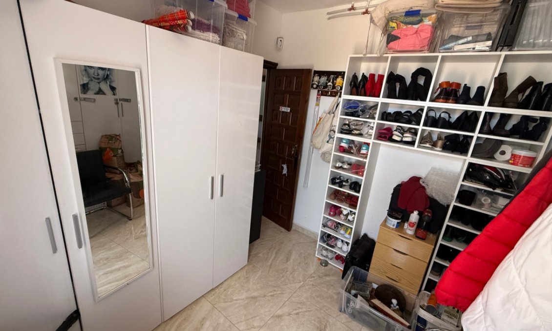 Használt Ingatlanok - Villa -
Orihuela - Inland