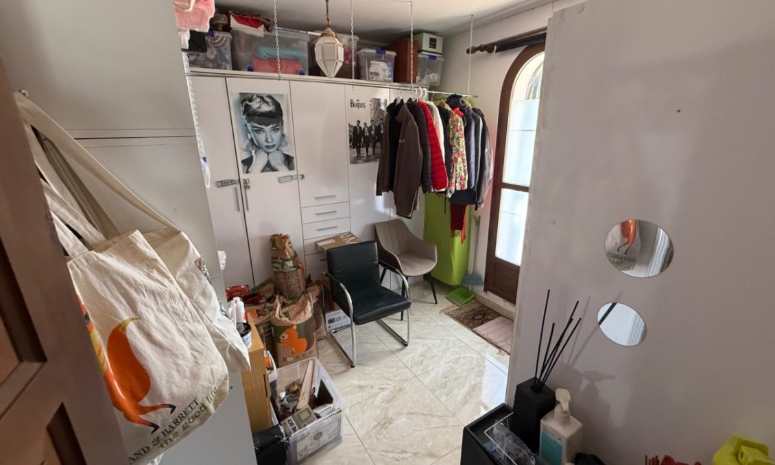 Használt Ingatlanok - Villa -
Orihuela - Inland