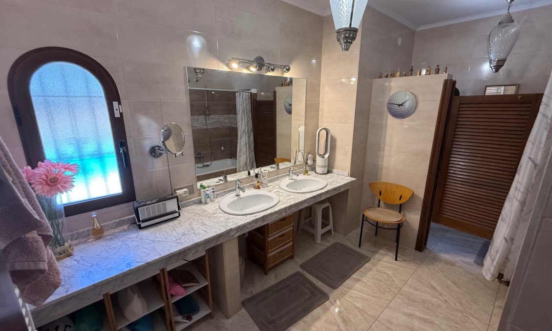 Használt Ingatlanok - Villa -
Orihuela - Inland