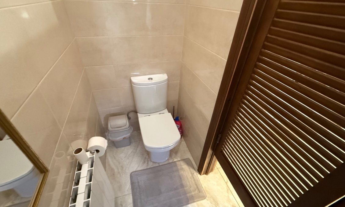 Használt Ingatlanok - Villa -
Orihuela - Inland