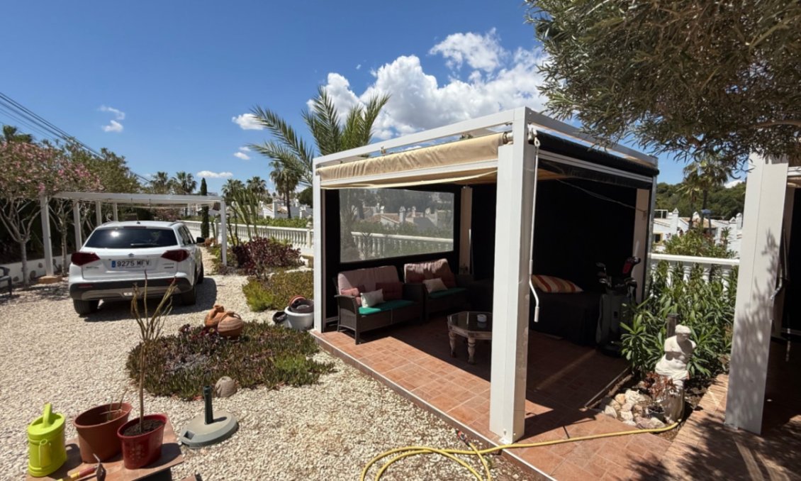 Használt Ingatlanok - Villa -
Orihuela - Inland