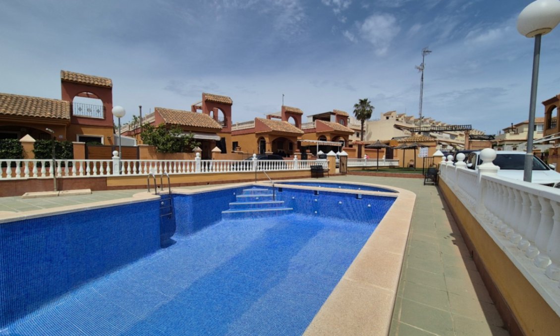 Használt Ingatlanok - Villa -
Torrevieja - Costa Blanca