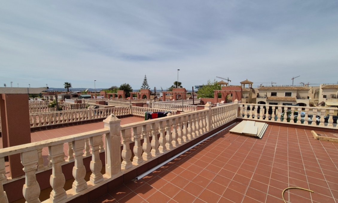 Használt Ingatlanok - Villa -
Torrevieja - Costa Blanca