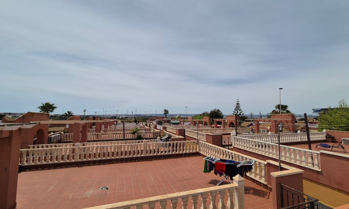 Használt Ingatlanok - Villa -
Torrevieja - Costa Blanca