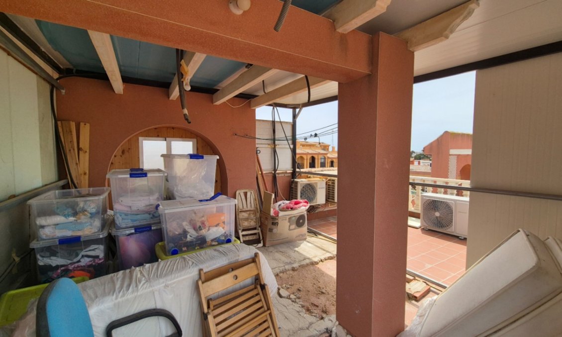 Használt Ingatlanok - Villa -
Torrevieja - Costa Blanca