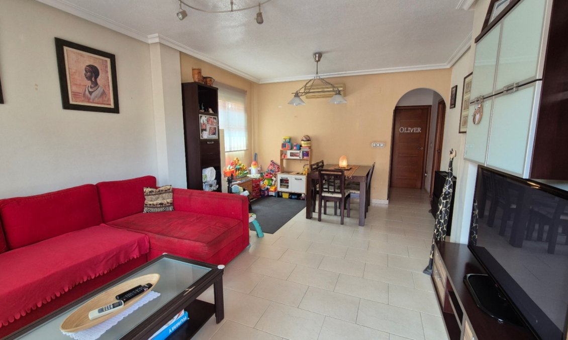 Használt Ingatlanok - Villa -
Torrevieja - Costa Blanca