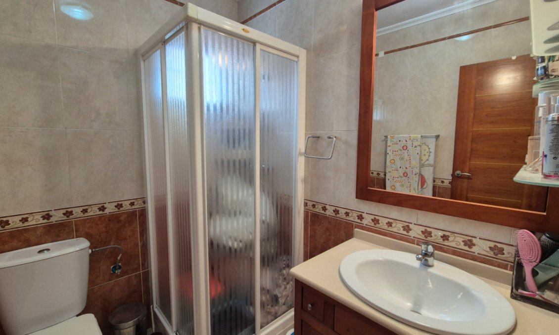 Használt Ingatlanok - Villa -
Torrevieja - Costa Blanca