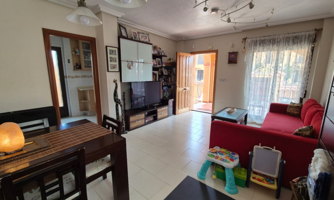 Használt Ingatlanok - Villa -
Torrevieja - Costa Blanca