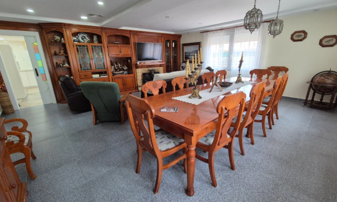 Használt Ingatlanok - Villa -
Orihuela - Inland