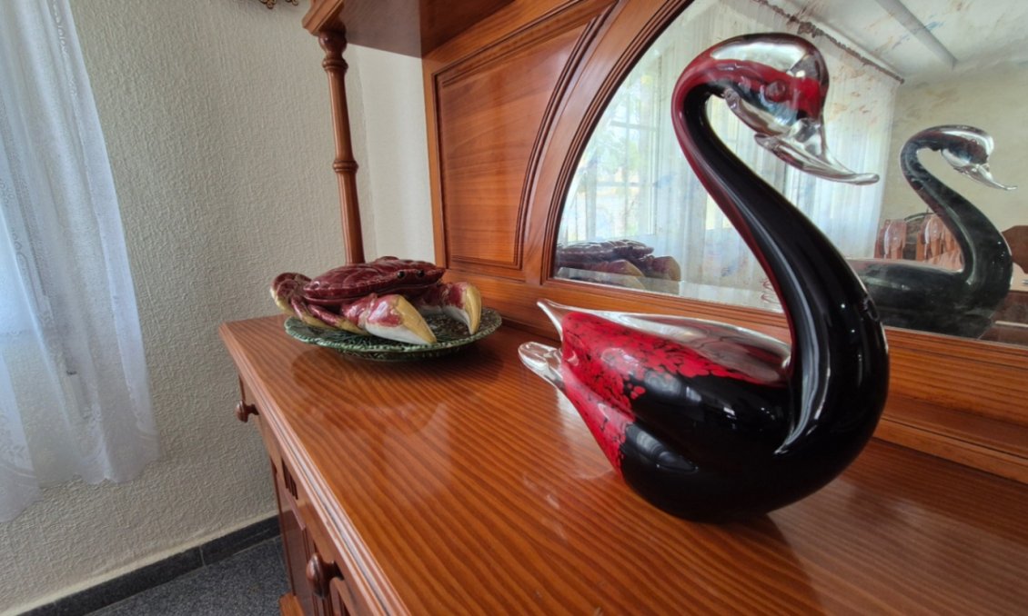 Használt Ingatlanok - Villa -
Orihuela - Inland