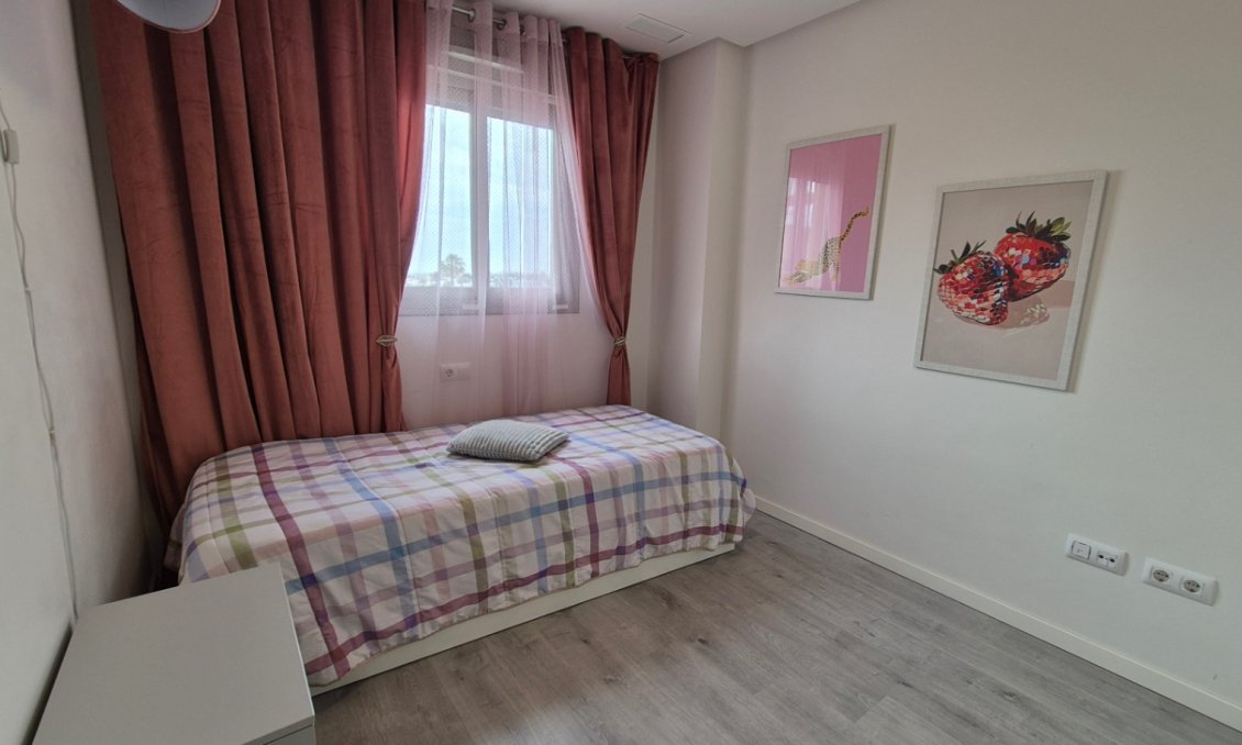 Használt Ingatlanok - Tetőtéri lakás -
Orihuela - Inland