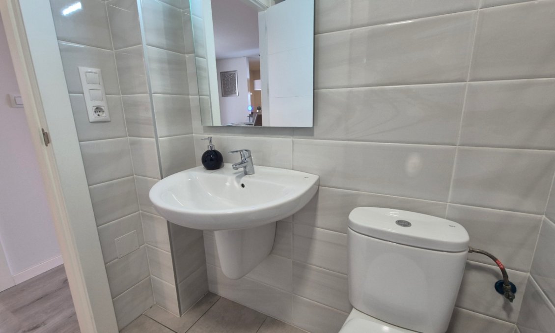 Használt Ingatlanok - Tetőtéri lakás -
Orihuela - Inland