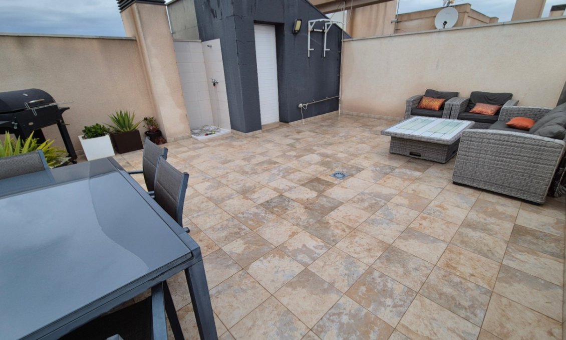 Használt Ingatlanok - Tetőtéri lakás -
Orihuela - Inland