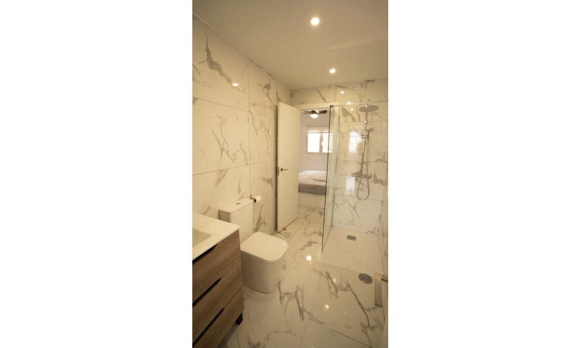 Használt Ingatlanok - Apartman -
Orihuela - Inland